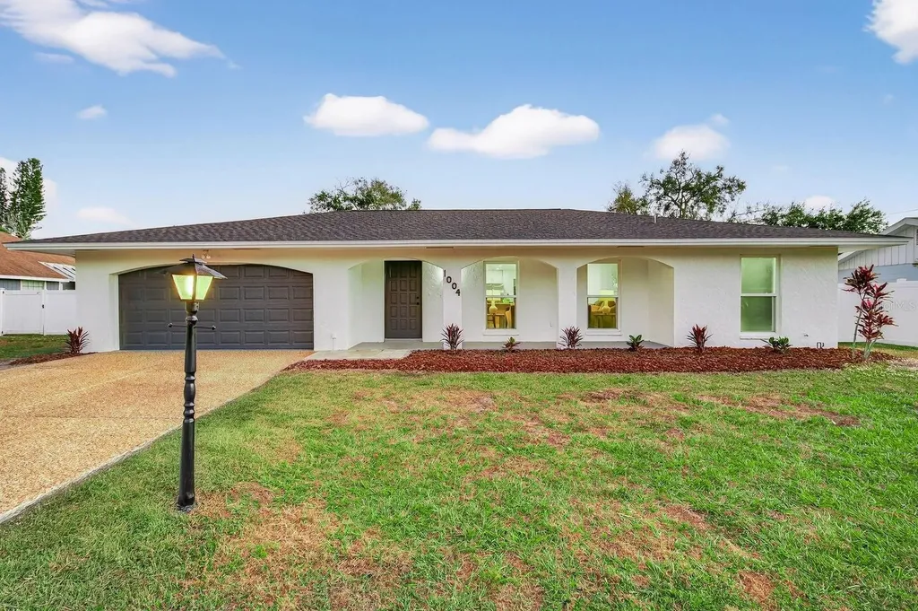 1004 Magellan Drive Sarasota FL 34243