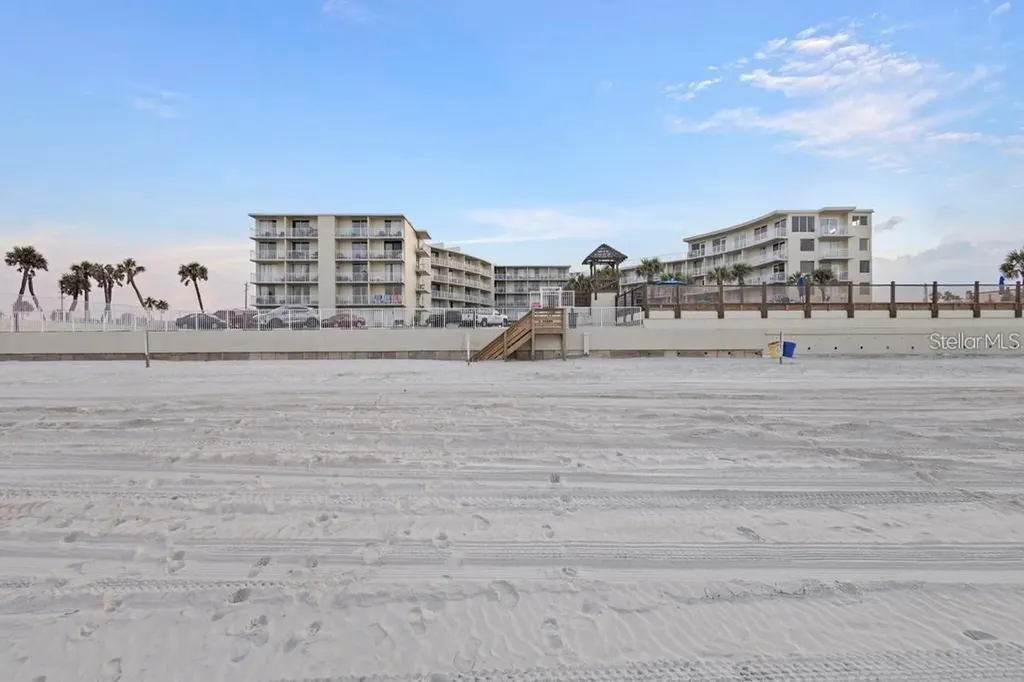 1233 S Atlantic Avenue Daytona Beach FL 32118