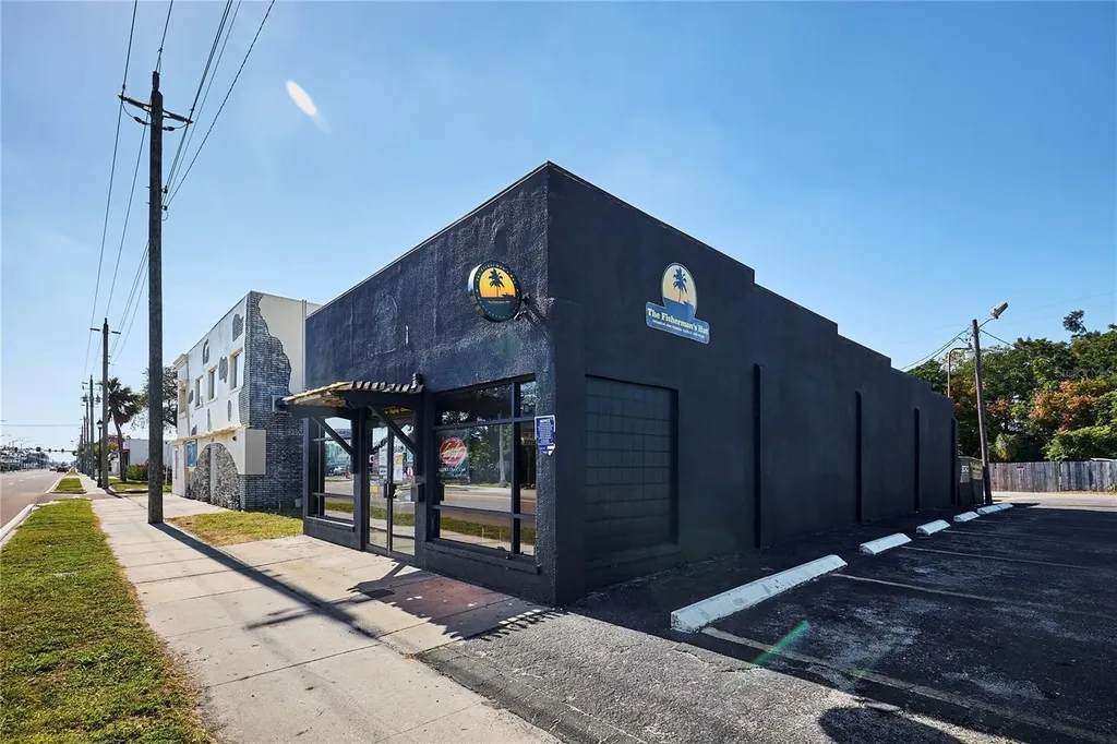 1834 Tamiami Trail Bradenton FL 34205