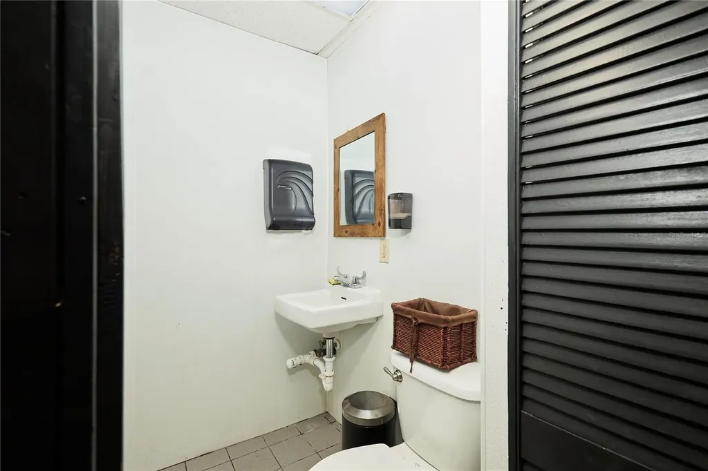 1834 Tamiami Trail Bradenton FL 34205