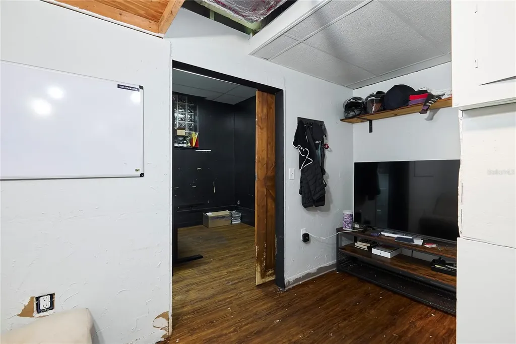 1834 Tamiami Trail Bradenton FL 34205