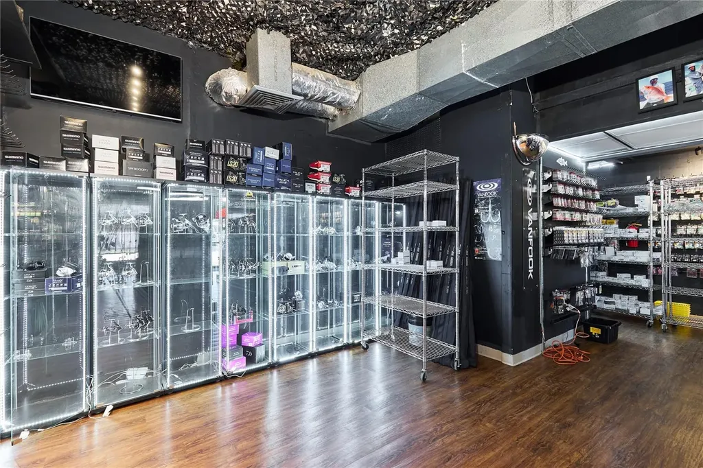 1834 Tamiami Trail Bradenton FL 34205