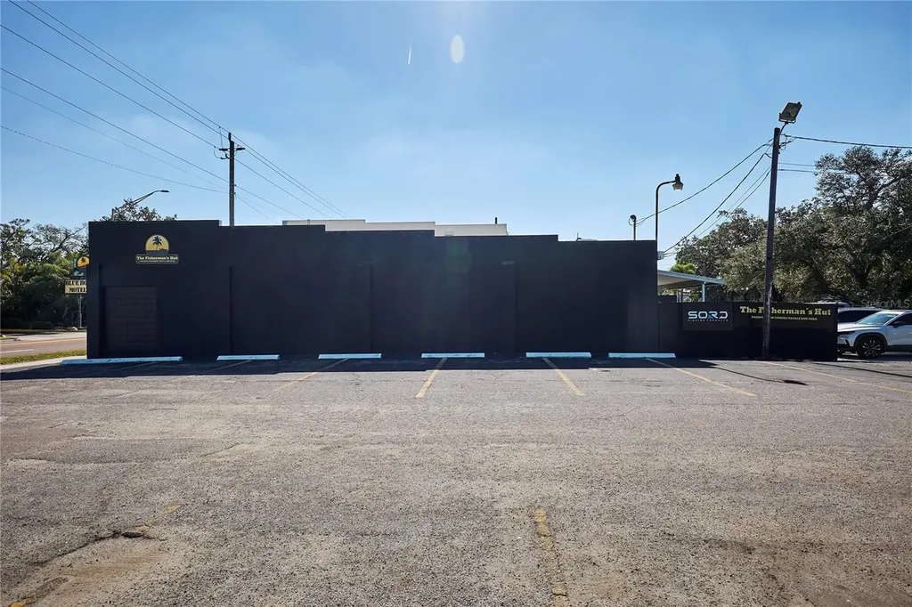 1834 Tamiami Trail Bradenton FL 34205