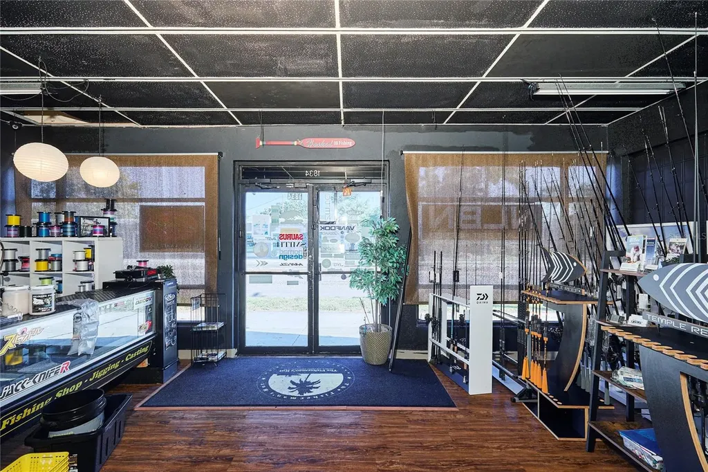 1834 Tamiami Trail Bradenton FL 34205