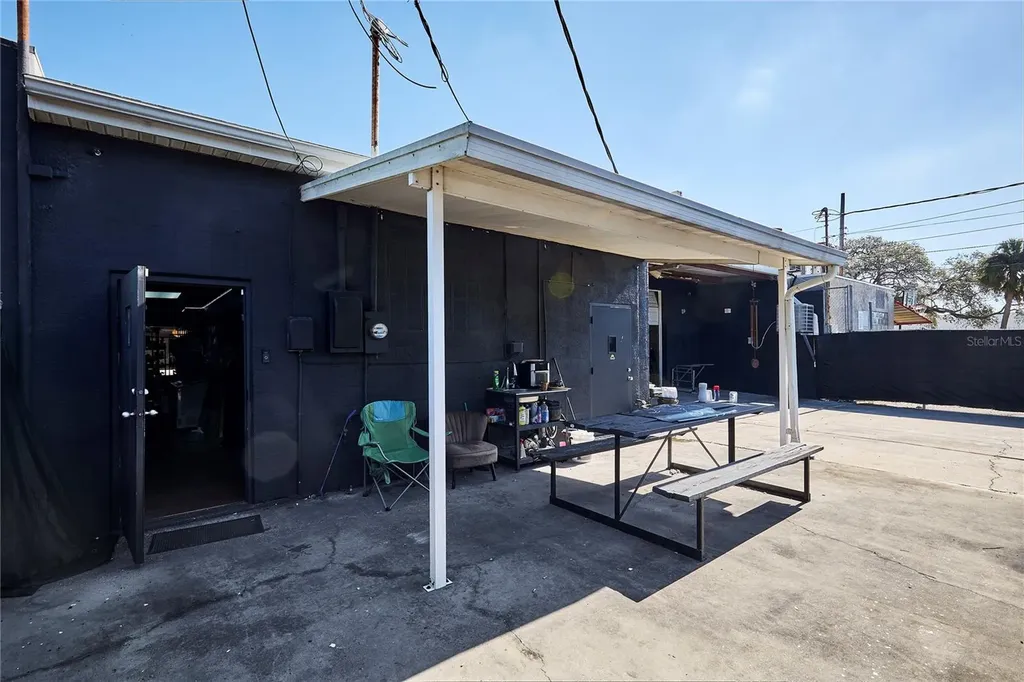 1834 Tamiami Trail Bradenton FL 34205