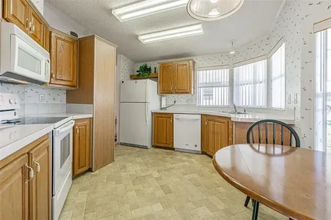 37416 Neukom Avenue Zephyrhills FL 33541