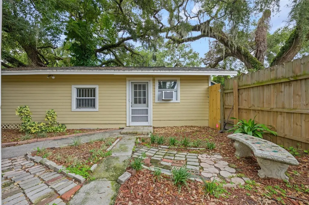 1304 E 32nd Avenue Tampa FL 33603