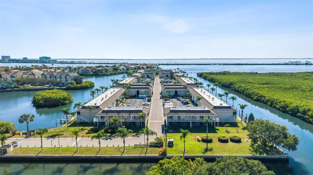 8815 Bay Pointe Drive Tampa FL 33615