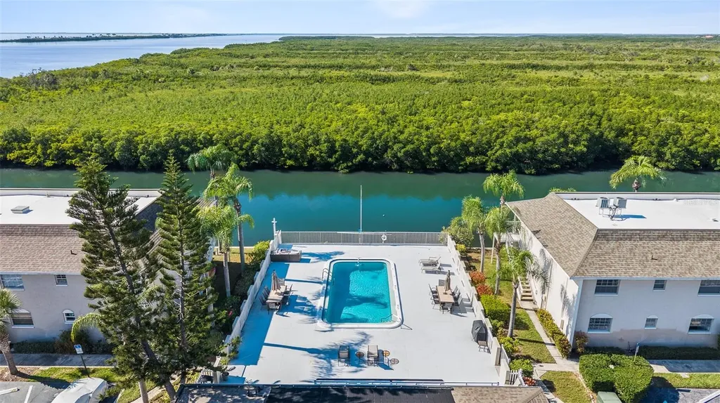 8815 Bay Pointe Drive Tampa FL 33615