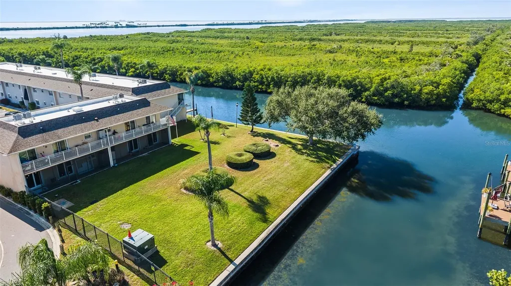 8815 Bay Pointe Drive Tampa FL 33615