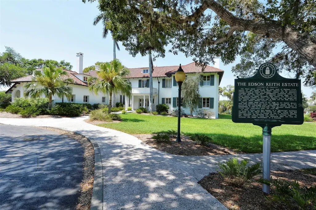 2657 Riverbluff Parkway Sarasota FL 34231