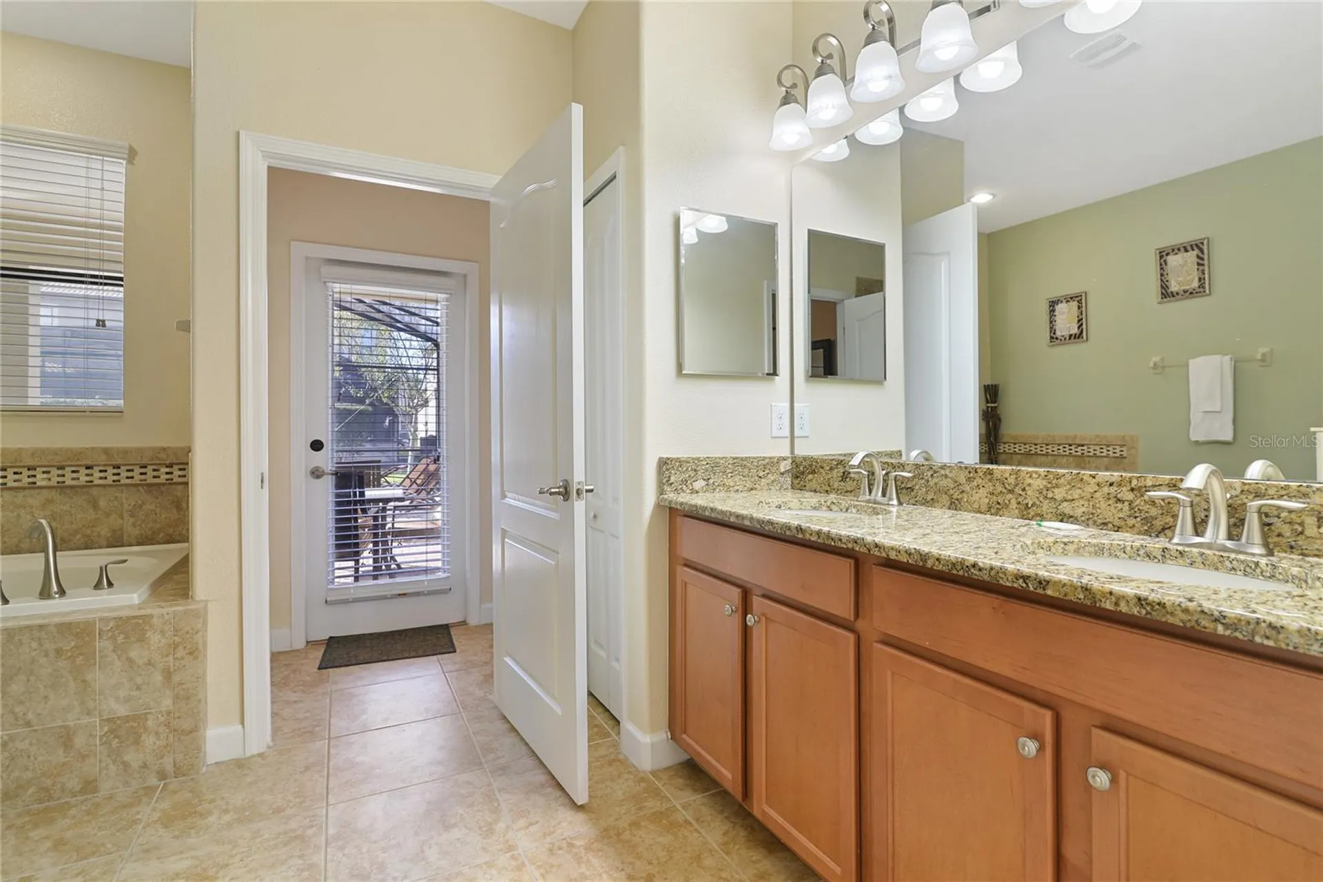 1462 Myrtlewood Street Davenport FL 33896