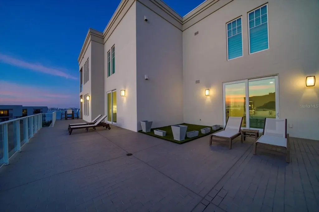 8 Palm Terrace Belleair FL 33756