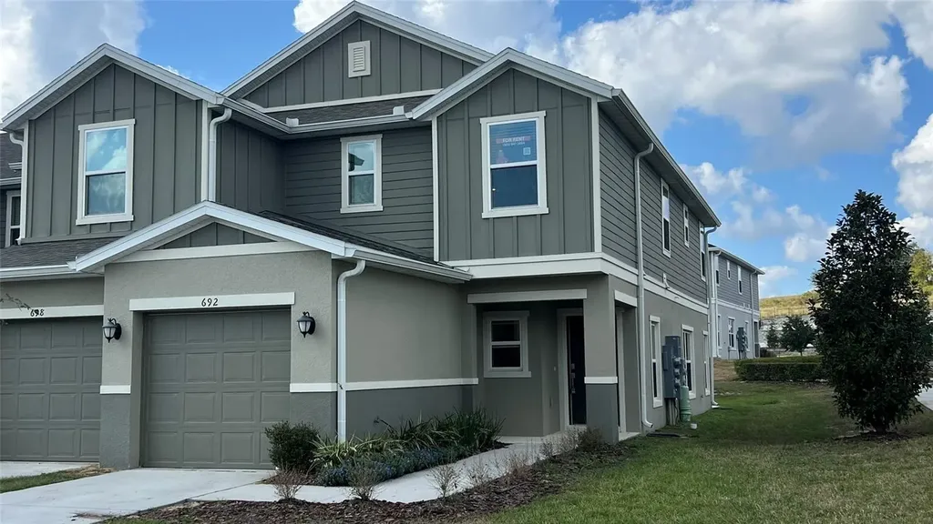 692 Stoney Point Circle Davenport FL 33896