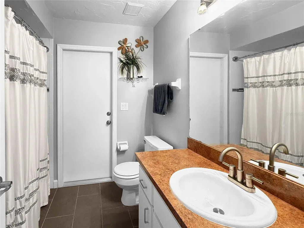 2042 Country Meadows Place Sarasota FL 34235