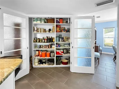 2042 Country Meadows Place Sarasota FL 34235