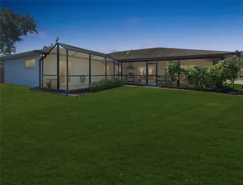 2042 Country Meadows Place Sarasota FL 34235