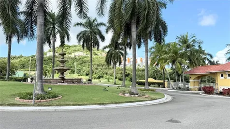 Camino Del Valle Paisaje Del Lago Luquillo PR 00773