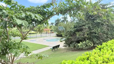 Camino Del Valle Paisaje Del Lago Luquillo PR 00773
