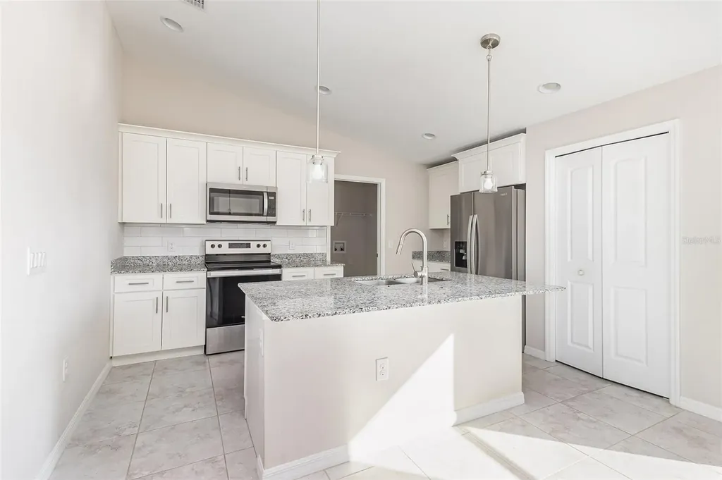 2528 NW 20th Avenue Cape Coral FL 33993