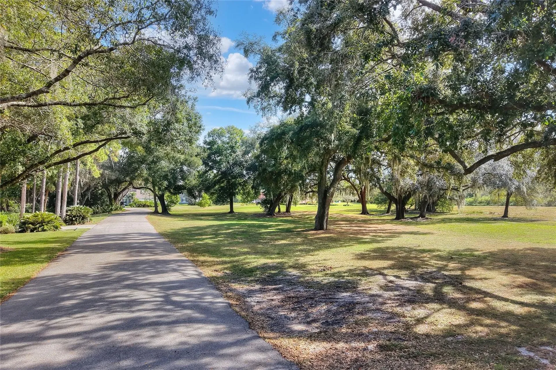Island Way Winter Haven FL 33884