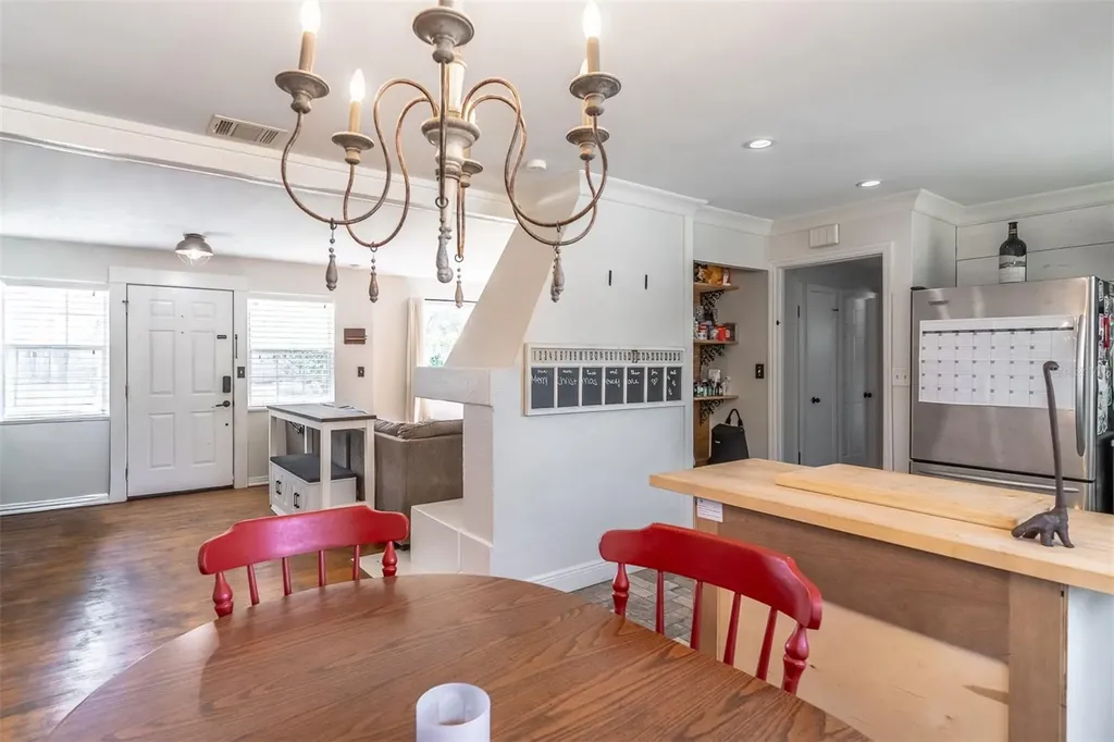 1237 W Voorhis Avenue Deland FL 32720