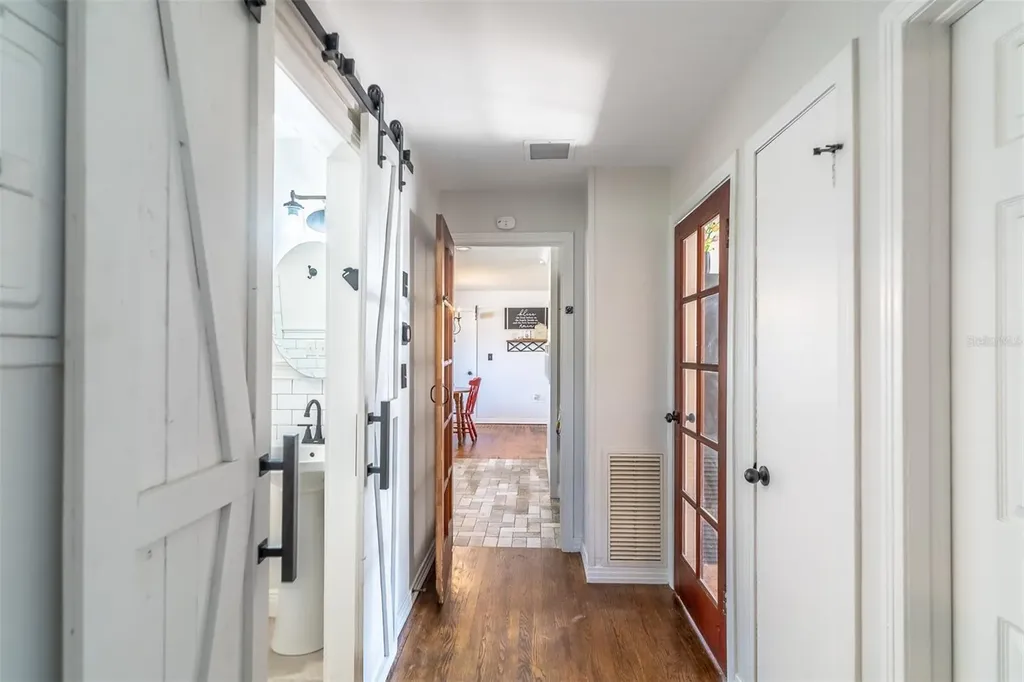 1237 W Voorhis Avenue Deland FL 32720