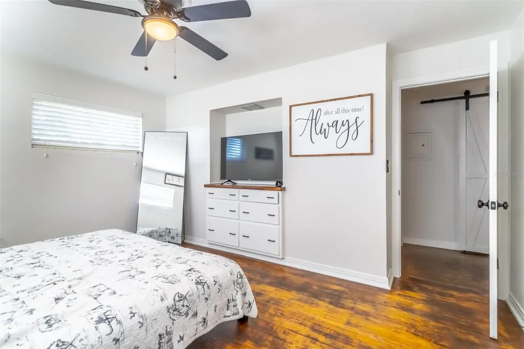 1237 W Voorhis Avenue Deland FL 32720