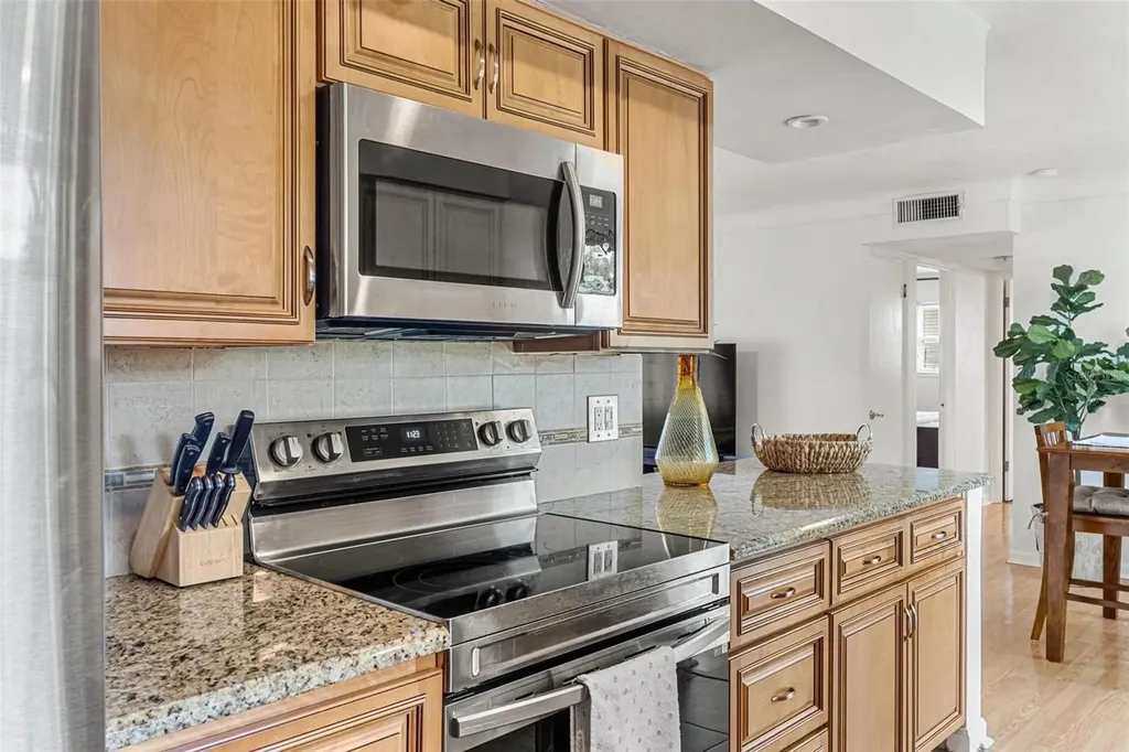 6190 36th Avenue N St Petersburg FL 33710