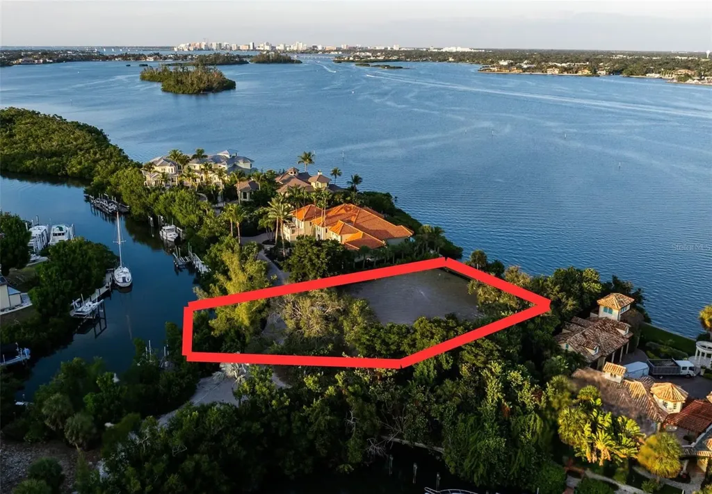 1290 Hidden Harbor Way Sarasota FL 34242