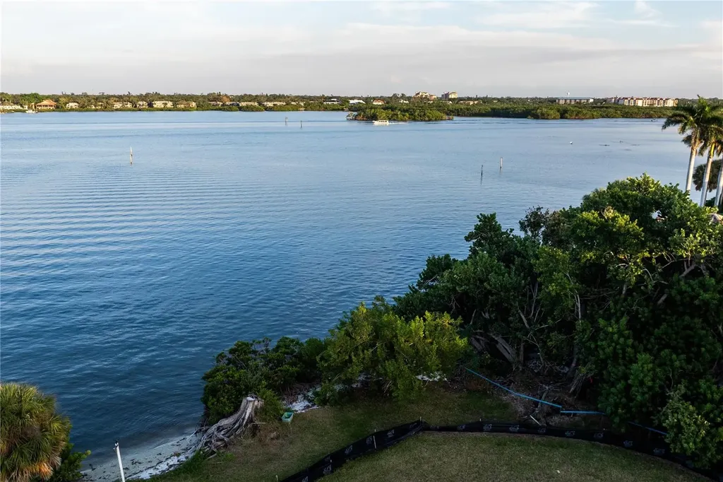 1290 Hidden Harbor Way Sarasota FL 34242