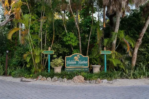 1290 Hidden Harbor Way Sarasota FL 34242