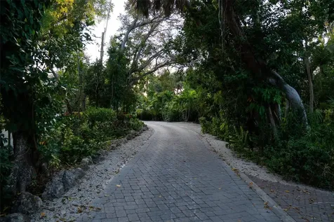1290 Hidden Harbor Way Sarasota FL 34242