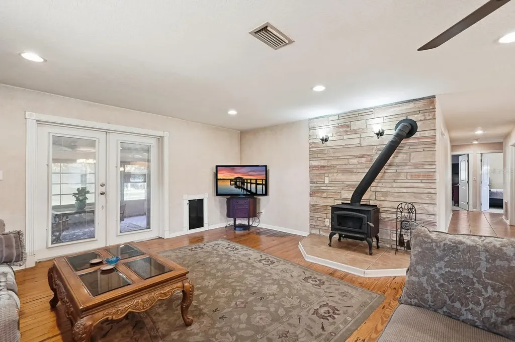 191 Howes Street Oak Hill FL 32759