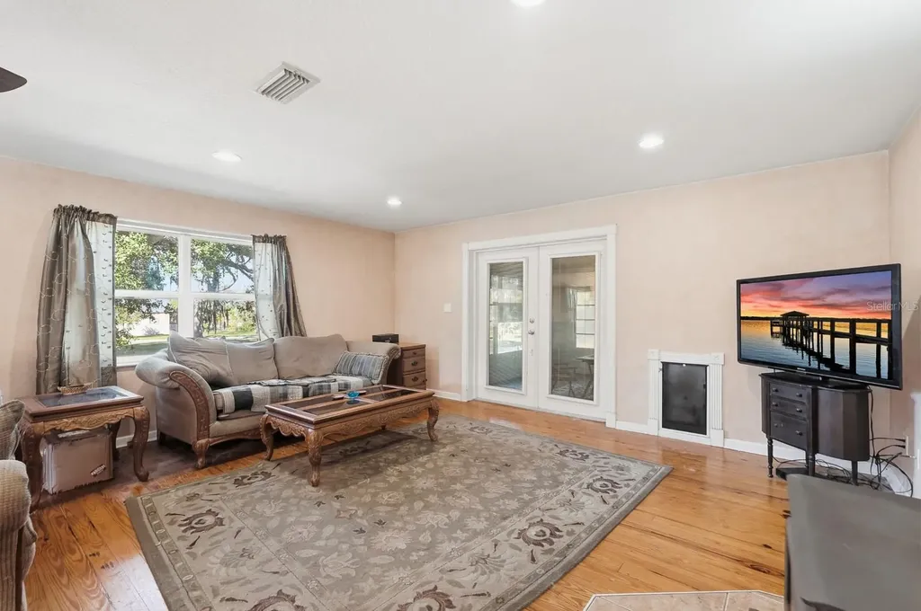 191 Howes Street Oak Hill FL 32759