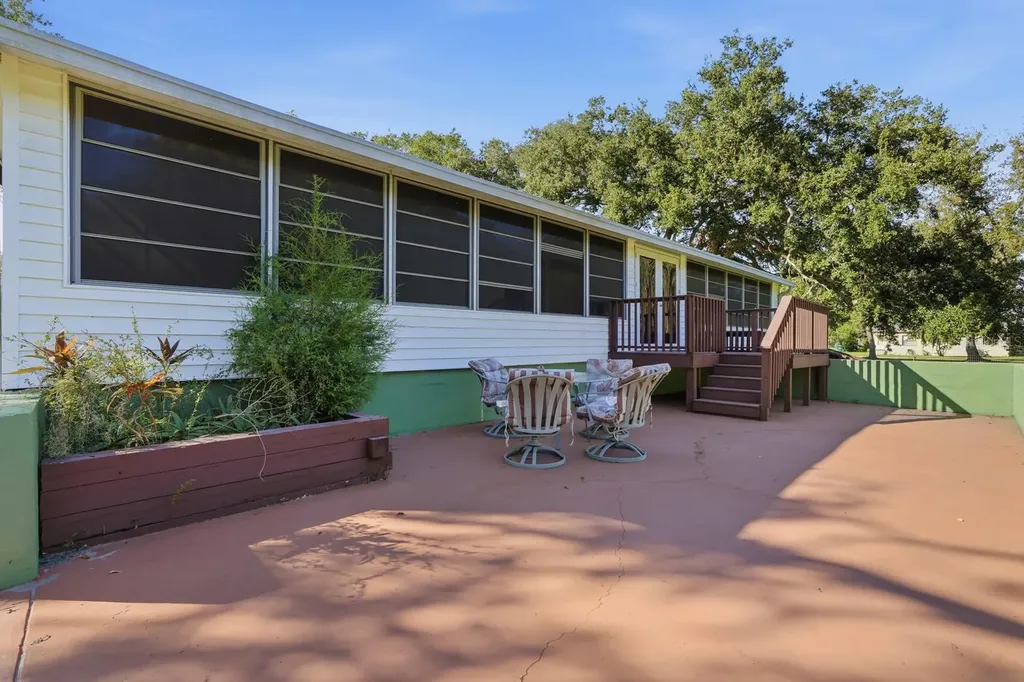 191 Howes Street Oak Hill FL 32759