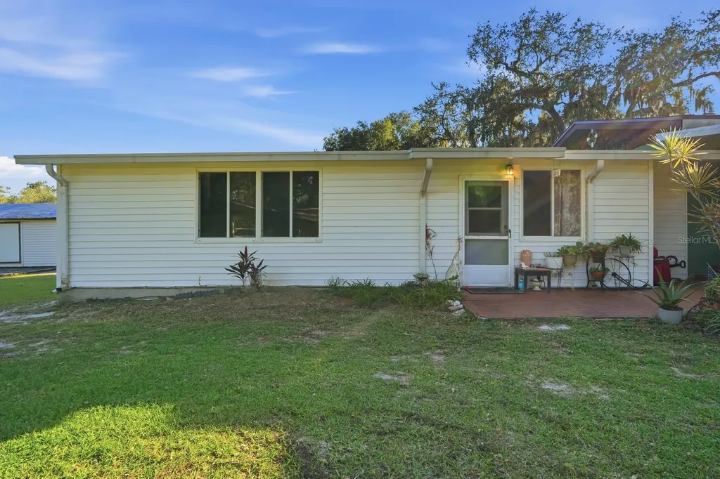 191 Howes Street Oak Hill FL 32759
