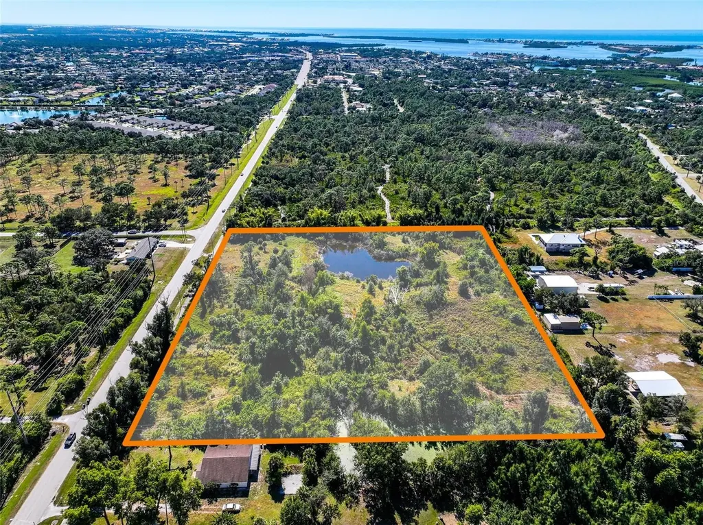 370 N Pine Street Englewood FL 34223
