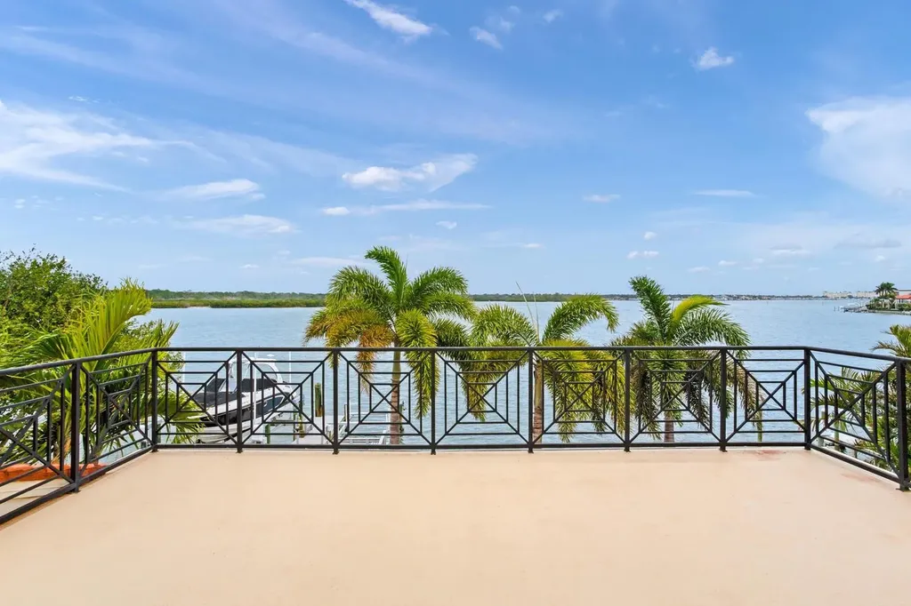 17371 Kennedy Drive North Redington Beach FL 33708