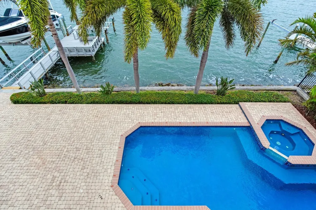 17371 Kennedy Drive North Redington Beach FL 33708