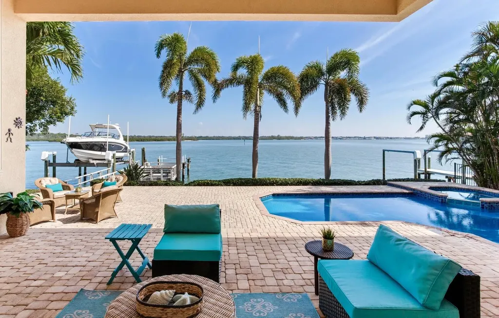 17371 Kennedy Drive North Redington Beach FL 33708
