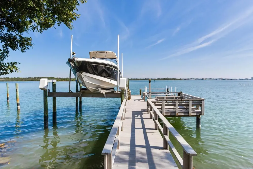 17371 Kennedy Drive North Redington Beach FL 33708