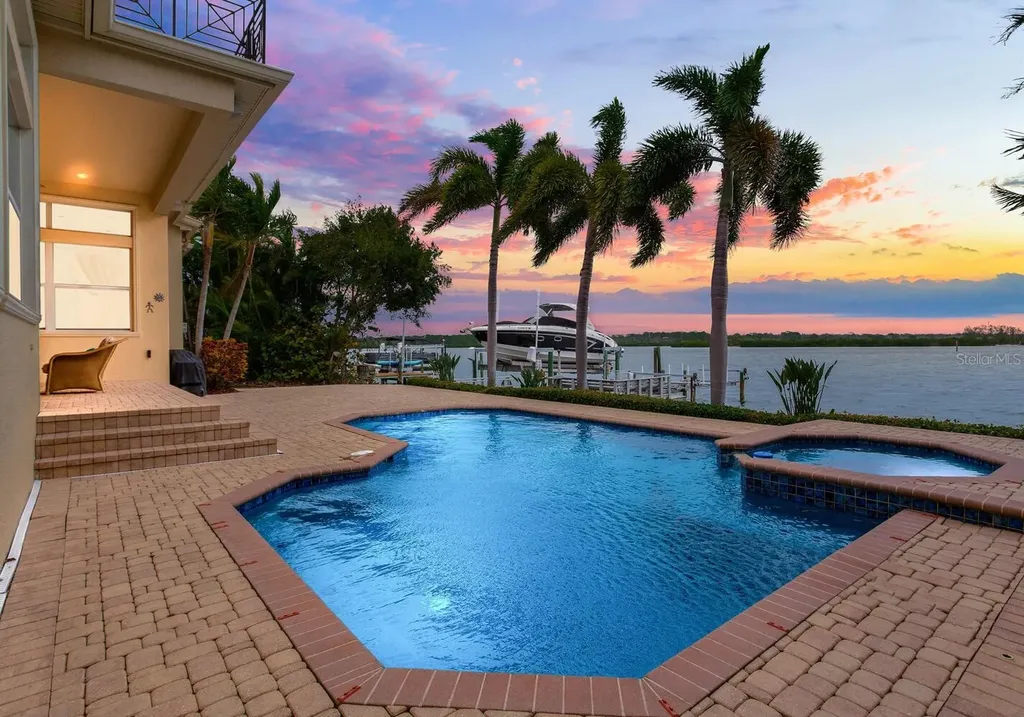 17371 Kennedy Drive North Redington Beach FL 33708