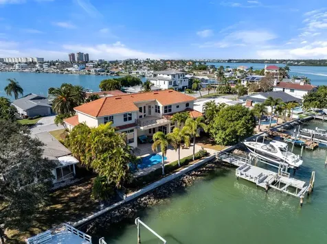 17371 Kennedy Drive North Redington Beach FL 33708