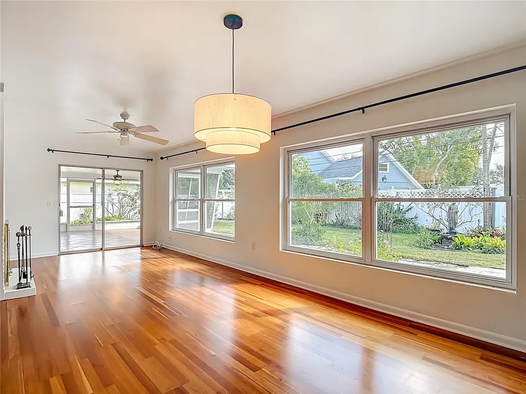 1133 Burke Avenue Dunedin FL 34698
