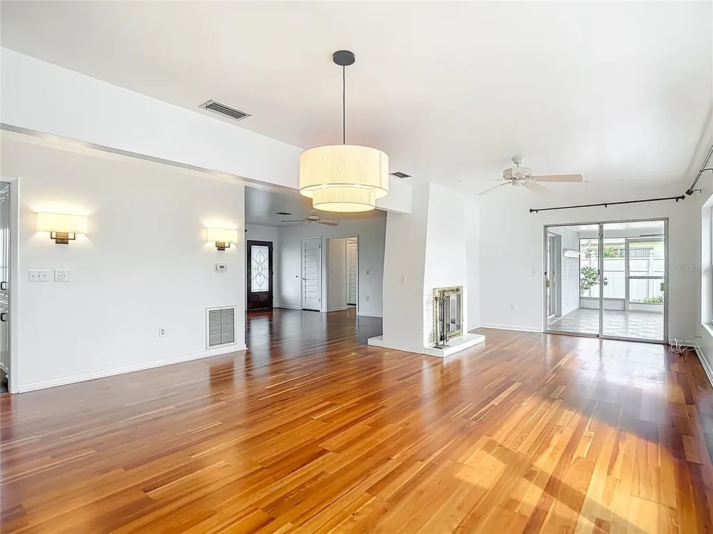 1133 Burke Avenue Dunedin FL 34698