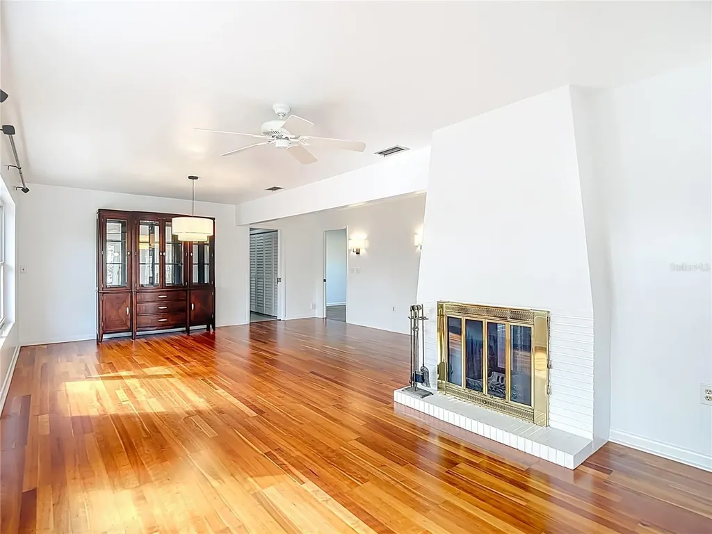 1133 Burke Avenue Dunedin FL 34698