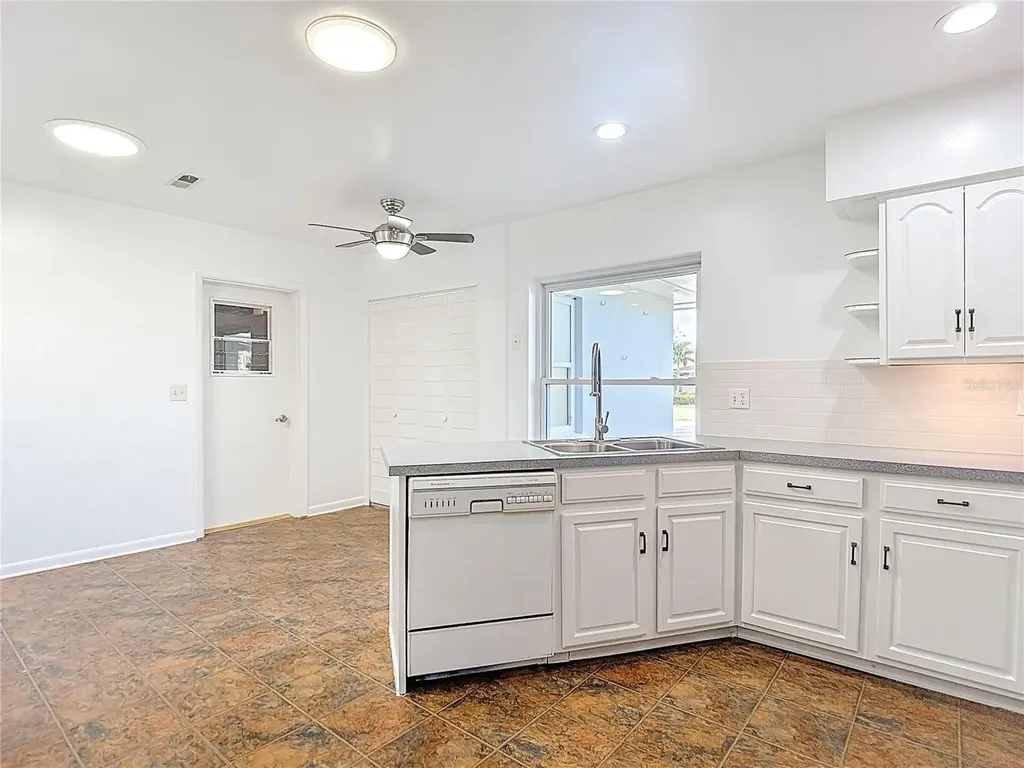 1133 Burke Avenue Dunedin FL 34698