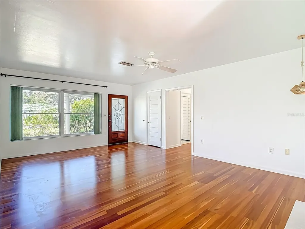 1133 Burke Avenue Dunedin FL 34698