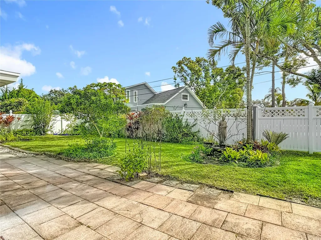 1133 Burke Avenue Dunedin FL 34698